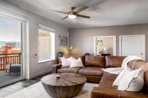 Deluxe 2BR Convention Center Gym, Pool, Htub, Pkg Apartments, Salt Lake City