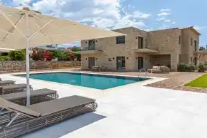 Ampeli Villas, Stoupa