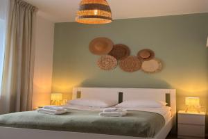 City Center & Free Parking - Rest & Nest Boho Deluxe Apartment, Debrecen