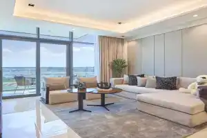 Luxury 1BR Retreat 8 min drive mall Apartments, Dubai