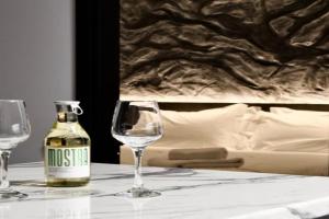 Easy Wave Premium Suites, Pylos