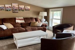 Historic Home with Farm Fresh Eggs in, Denver