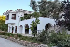 Kuşadası'nda Özel Havuzlu Kiralık Büyük Villa, Kusadasi