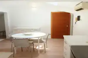 CV017 - Milano Marittima, elegante mansarda con aria condizionata Apartments, Cervia