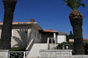 A apartment with terrace 1 min walk to the beach, Supetar