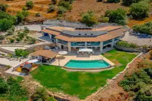 Villa EaglesRock & Spa -, Droushia