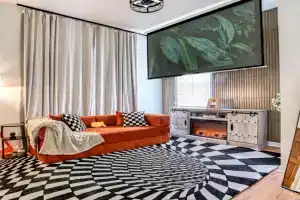 Stylish Home Near DT & River St - 2 King Beds - Massage Chair - Games Guest house, Savannah