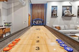 Top Floor Loft by Convention Center Smart Home Apartments, Indianapolis