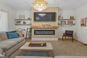 Lux 5 Bedroom Childrens Museum, Indianapolis