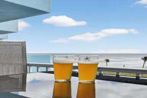 Tiki Time - Oceanfront Condo! Apart-hotel, Daytona Beach
