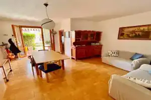 Bilo Chiara con giardino ed aria condizionata a Numana Apartments, Sirolo