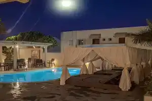 Ambience Suites, Fira