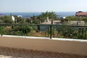 Roland Apartments, Dhermi