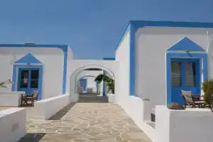 Camares Studios, Folegandros Town