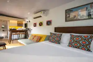 Tiny Away Escape at Lazarus - 1980 Guest house, Singapore