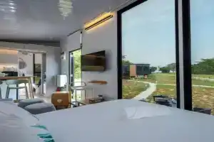 Tiny Away Escape at Lazarus - 2000 Guest house, Singapore
