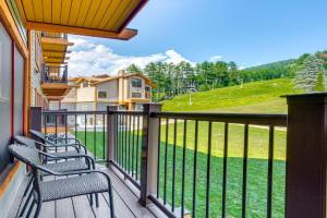 Ski-Out Family Condo at Cranmore Mountain Apartments, North Conway