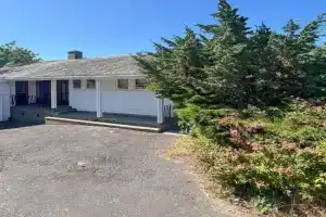 3 Bedroom Amazing Home In, Farsund