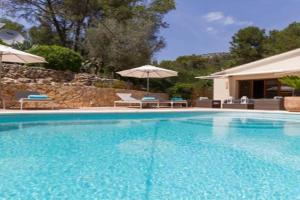 Exclusive Villa with Modern Amenities, 1001, Cala Mayor