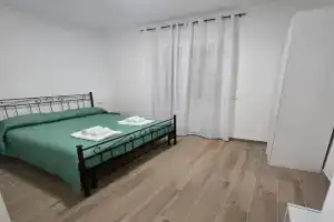 DOMUS AISA appartamenti centro Apartments, Formia
