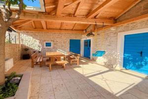 Stone House Strnj, Zivogosce