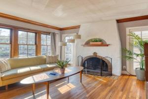 Charming 2BR Home in Hollywood Guest house, Portland