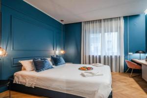 Elegant and Spacious Luxury Apartment in Bullona, Milan