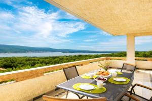 Apartman Izi 4 with sea view-zeleni, Cornicchia