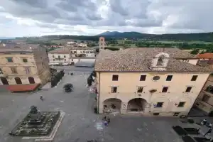 Mansarda Tacconi Apartments, Sarteano