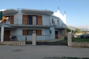 Villa Solia, Orik