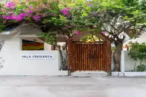Villa Crescenta, Ukulhas