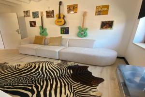 Cinestrings Apartments, Mons