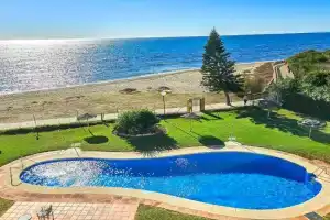Sea view beachfront penthouse with BBQ, Mijas Costa