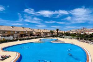 Las Americas Camison With Pool and Patio 7 By Tenerife365 Apartments, Los Cristianos