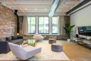 Inventors Loft Luxury Upscale Quiet Two Bedroom, Philadelphia
