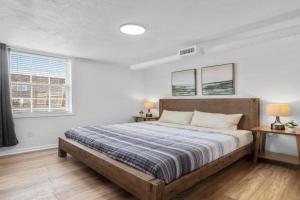 Bloomfield C Stylish and Cozy Private Bedroom, Shared Bathroom, with Free Parking, Pittsburgh