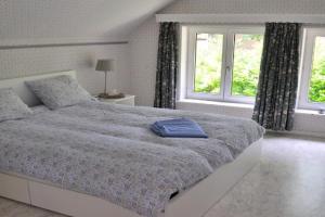 Chambres d'hôte dans une Villa 4 façades - quartier vert et boisé - 5 kms de, Namur
