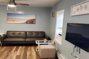 The Coastal Nook-1 block to Trop, Beach &Boardwalk Apartments, Atlantic City