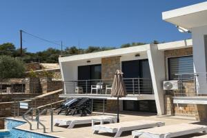 Villa Sangria, Skala Marion