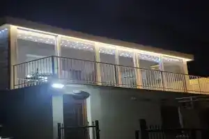 Sunset Villa, Bar