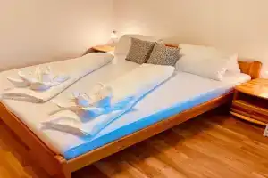 Rose Lakeside Apartman, Balatonbereny
