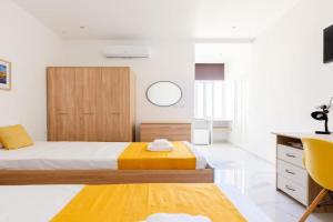 F8-4 Sliema ensuite bedroom, St Julians