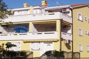 Apartments with a parking space (Krk) - 5289, Malinska