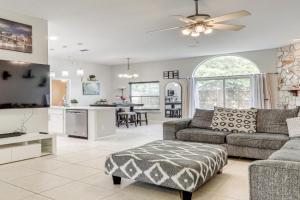 Jacksonville Family Home Near Shopping and Dining! Guest house, Jacksonville