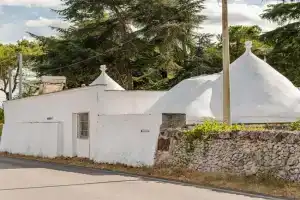Trulli Calce e Sole Guest house, Martina Franca