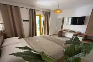 Santorini Sea Bliss in Drymades Beach Apartments, Dhermi