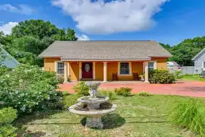 Close to Airport Home in the Heart of! Guest house, Charlotte