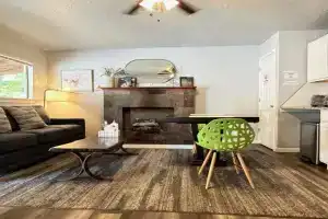 1BR Valentine's Getaway Near Plaza Dist #20-3 Guest house, Oklahoma City
