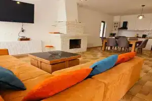 Cottage by the Forest, Bakuriani