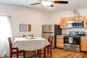 Less Than 2 Mi to Dtwn Pet-Friendly Getaway in Apartments, Fairbanks